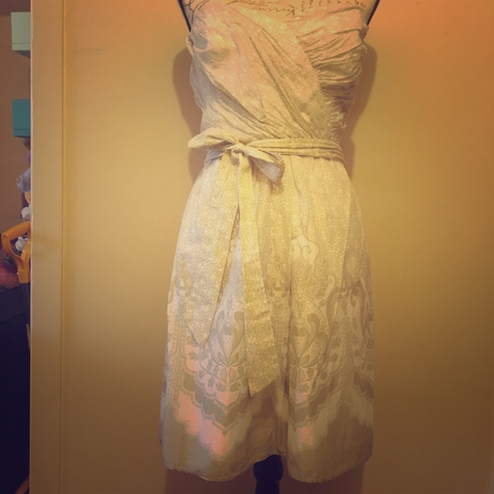 Express white&cream lace/floral strapless dress